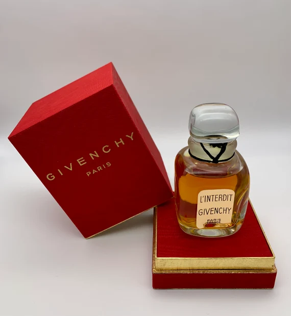 Givenchy ‘L’Interdit