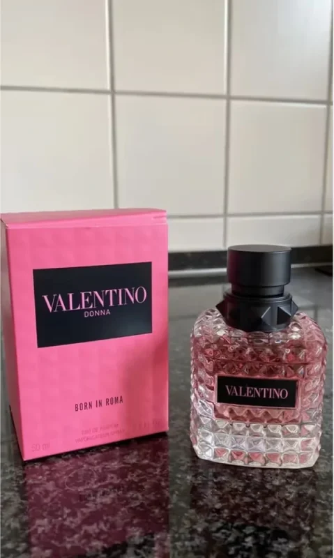 Valentino Donna Born in Roma image